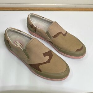 HUNTER | camo canvas slip on sneakers sz 8